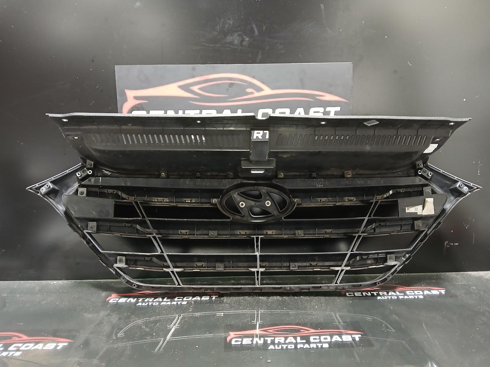 View Auto part Grille Hyundai Tucson 2017