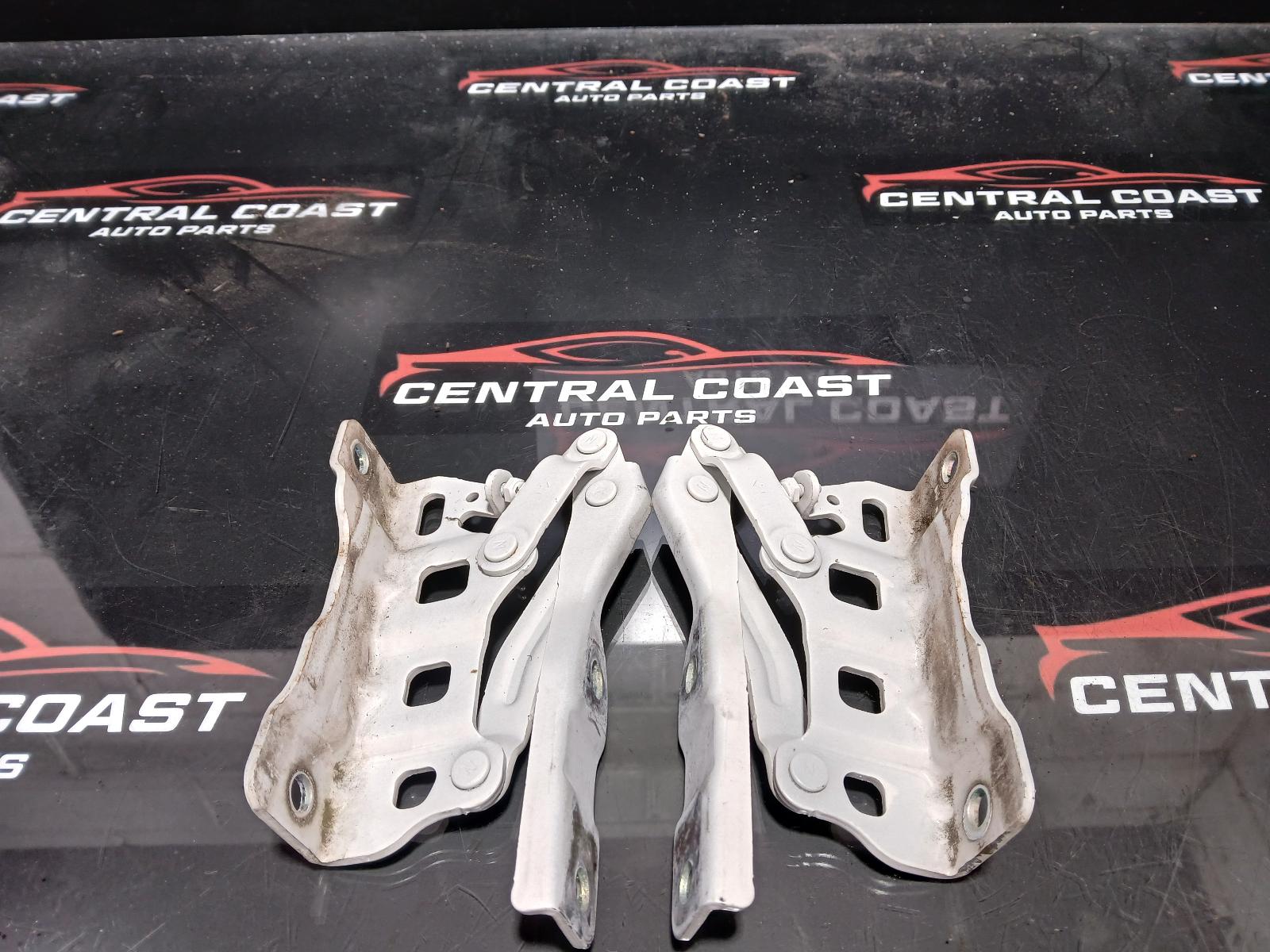 View Auto part Bonnet Hinge/Strut Hyundai Tucson 2017