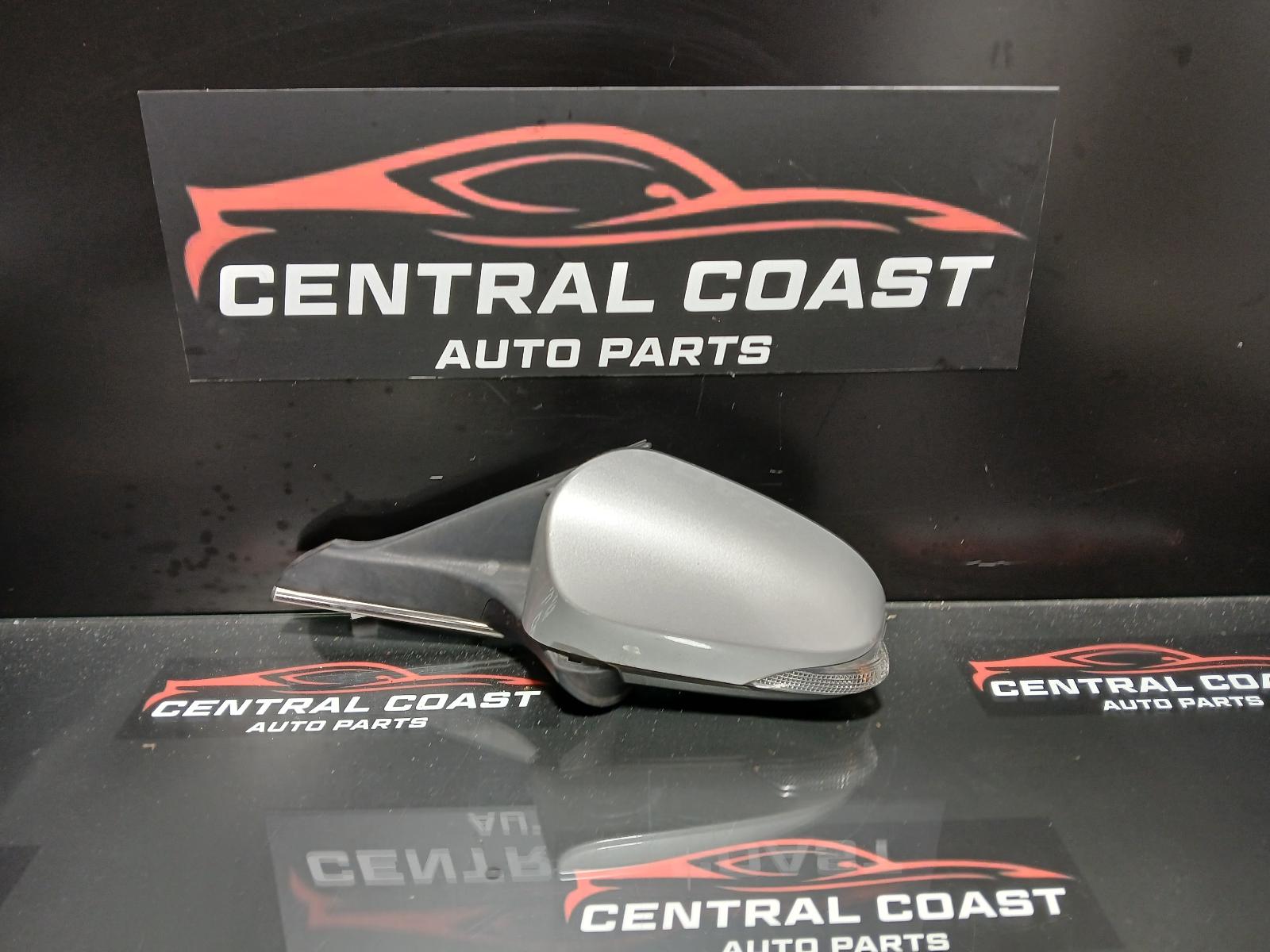 View Auto part Left Door Mirror Toyota Camry 2016