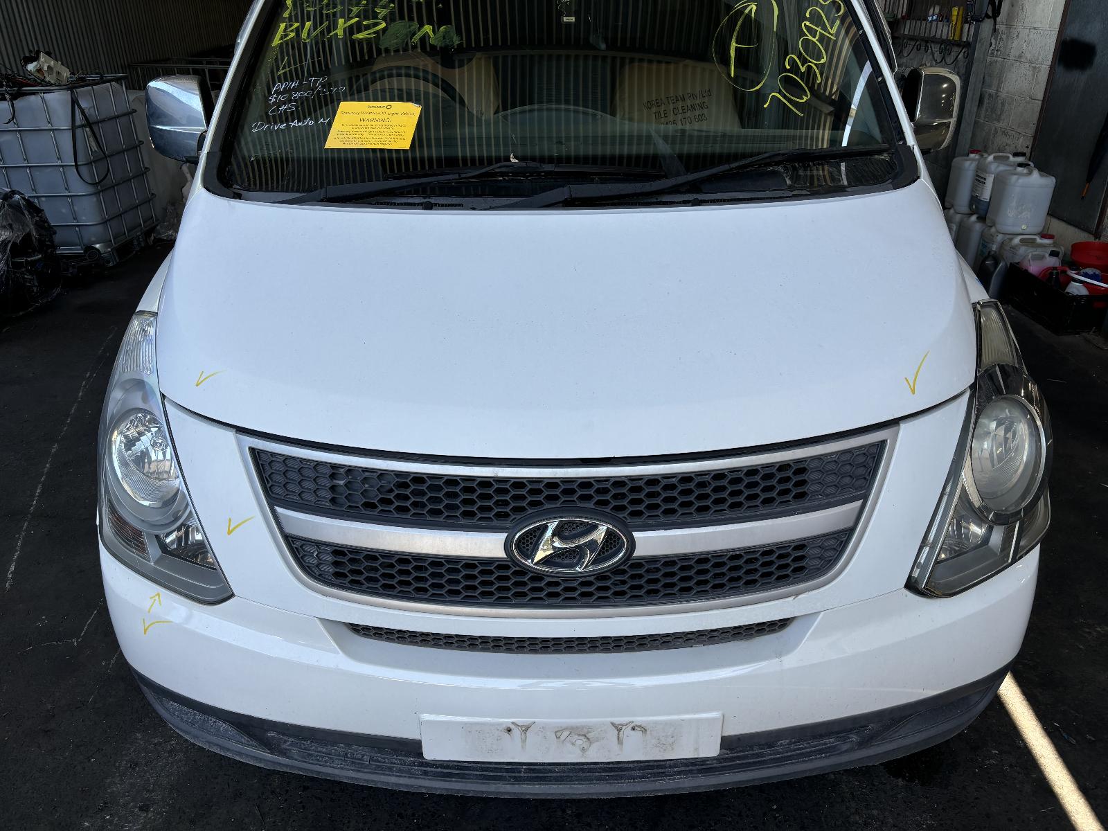 2011 Hyundai Iload/imax Jack/Tool Kit View Auto part Jack/Tool Kit Hyundai Iload/imax 2011