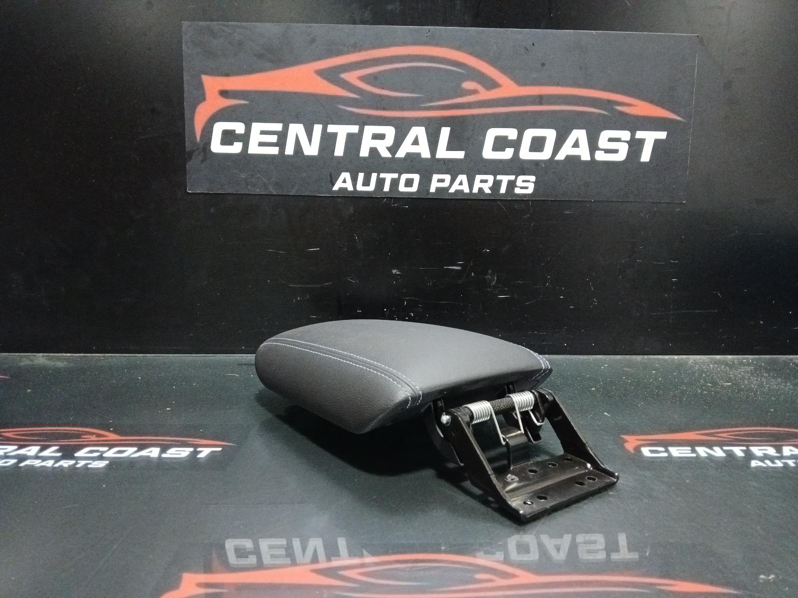 View Auto part Console Hyundai I30 2023