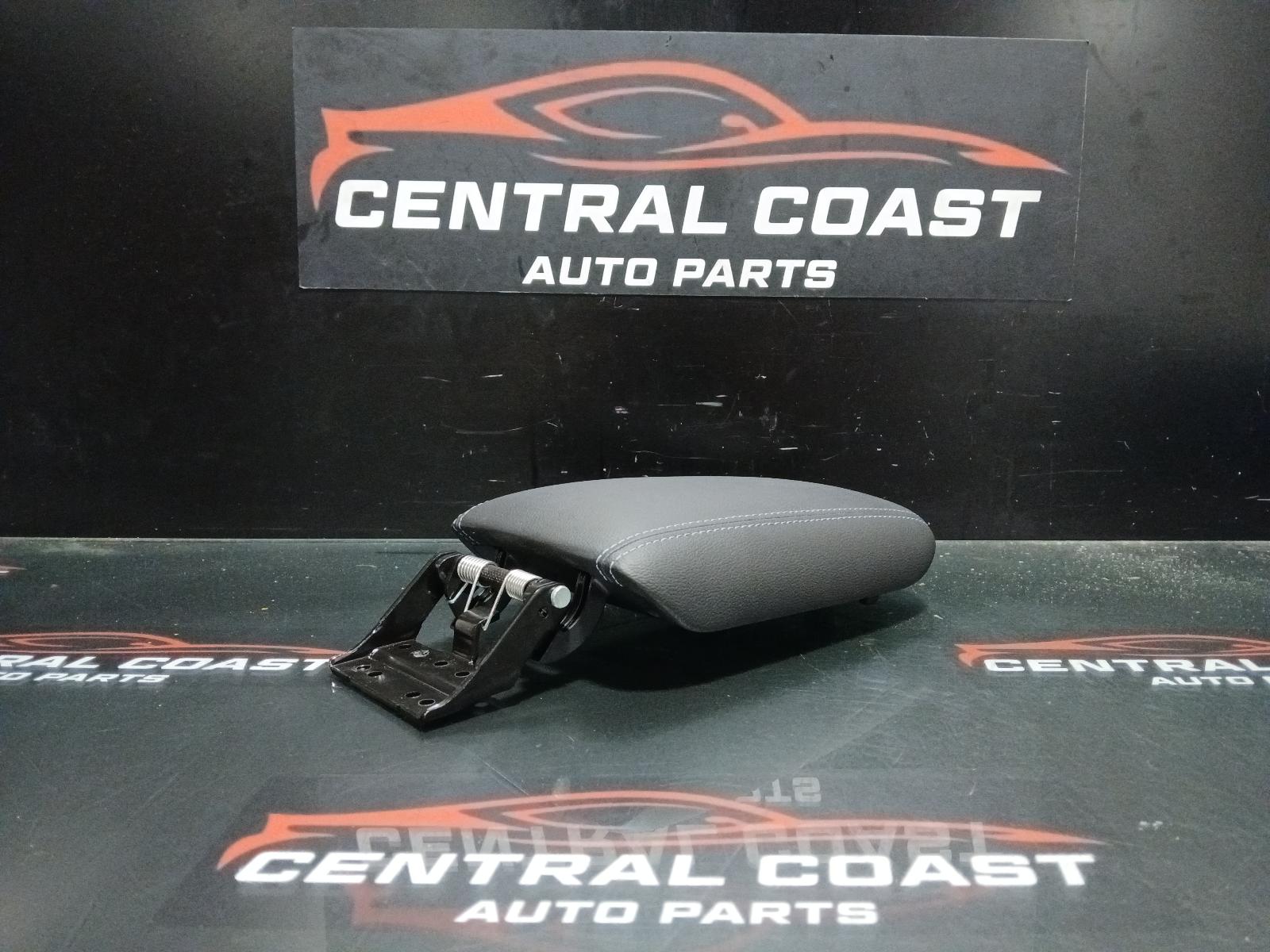 View Auto part Console Hyundai I30 2023