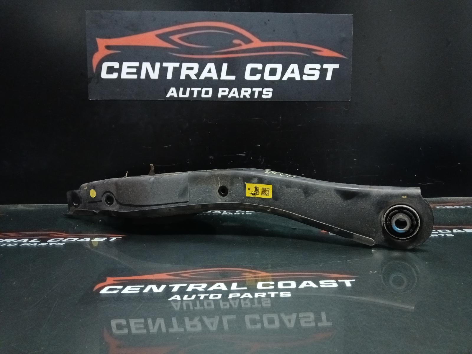 View Auto part Left Rear Trailing Arm Hyundai I30 2023