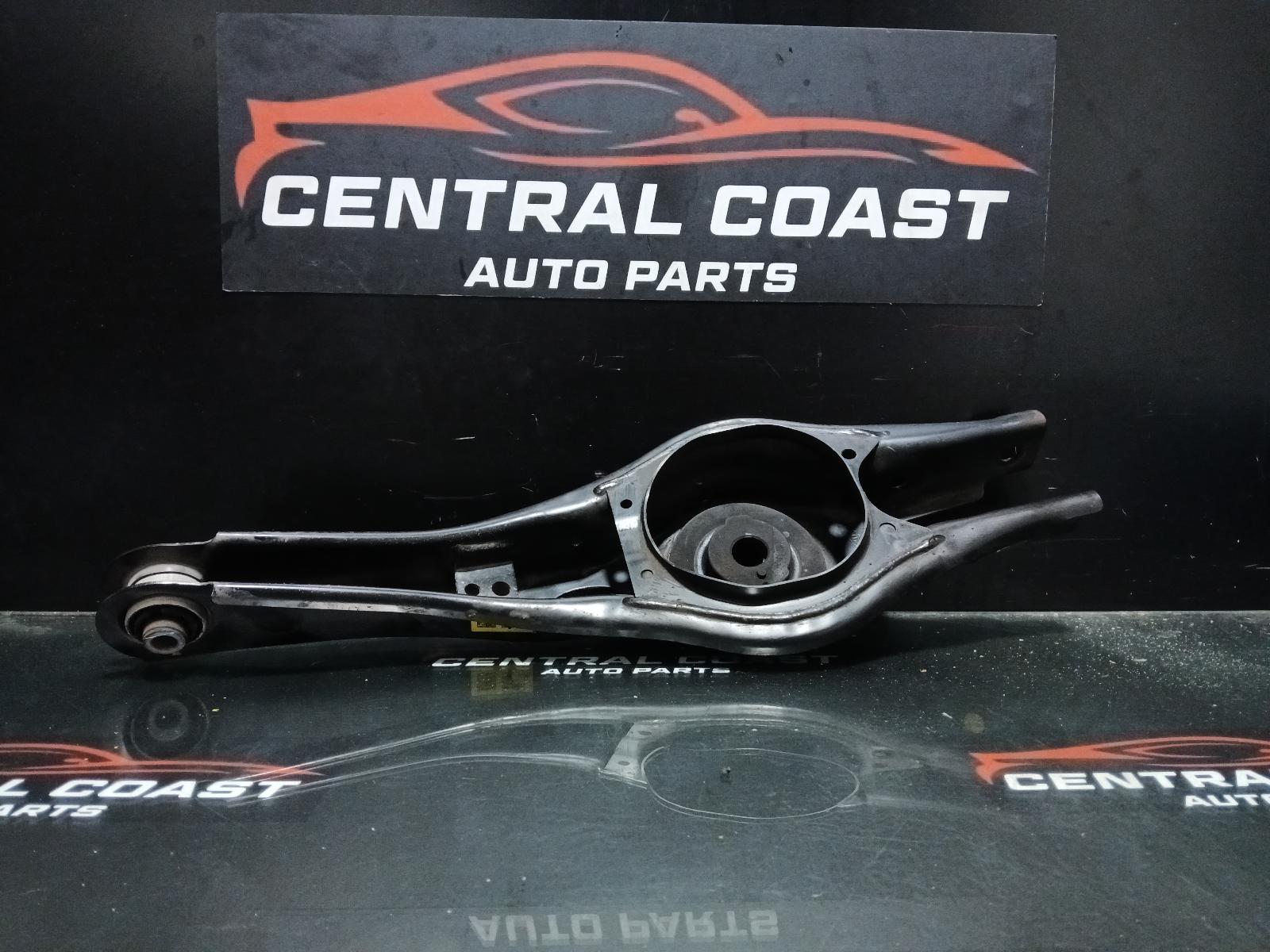 View Auto part Left Rear Trailing Arm Hyundai I30 2023
