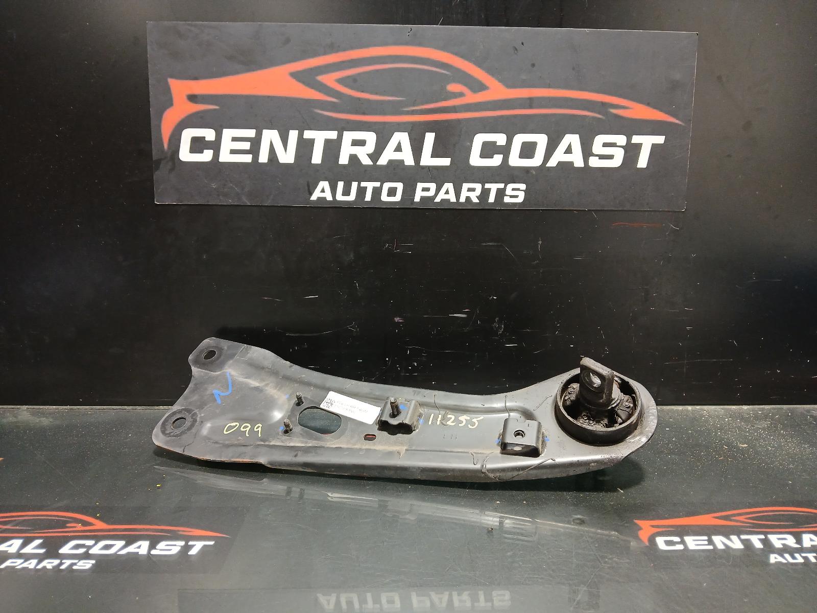 View Auto part Left Rear Trailing Arm Hyundai I30 2023