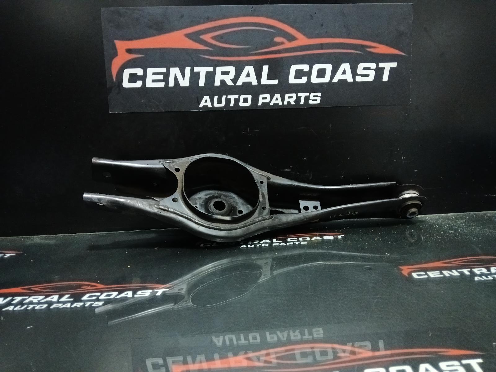 View Auto part Right Rear Trailing Arm Hyundai I30 2023