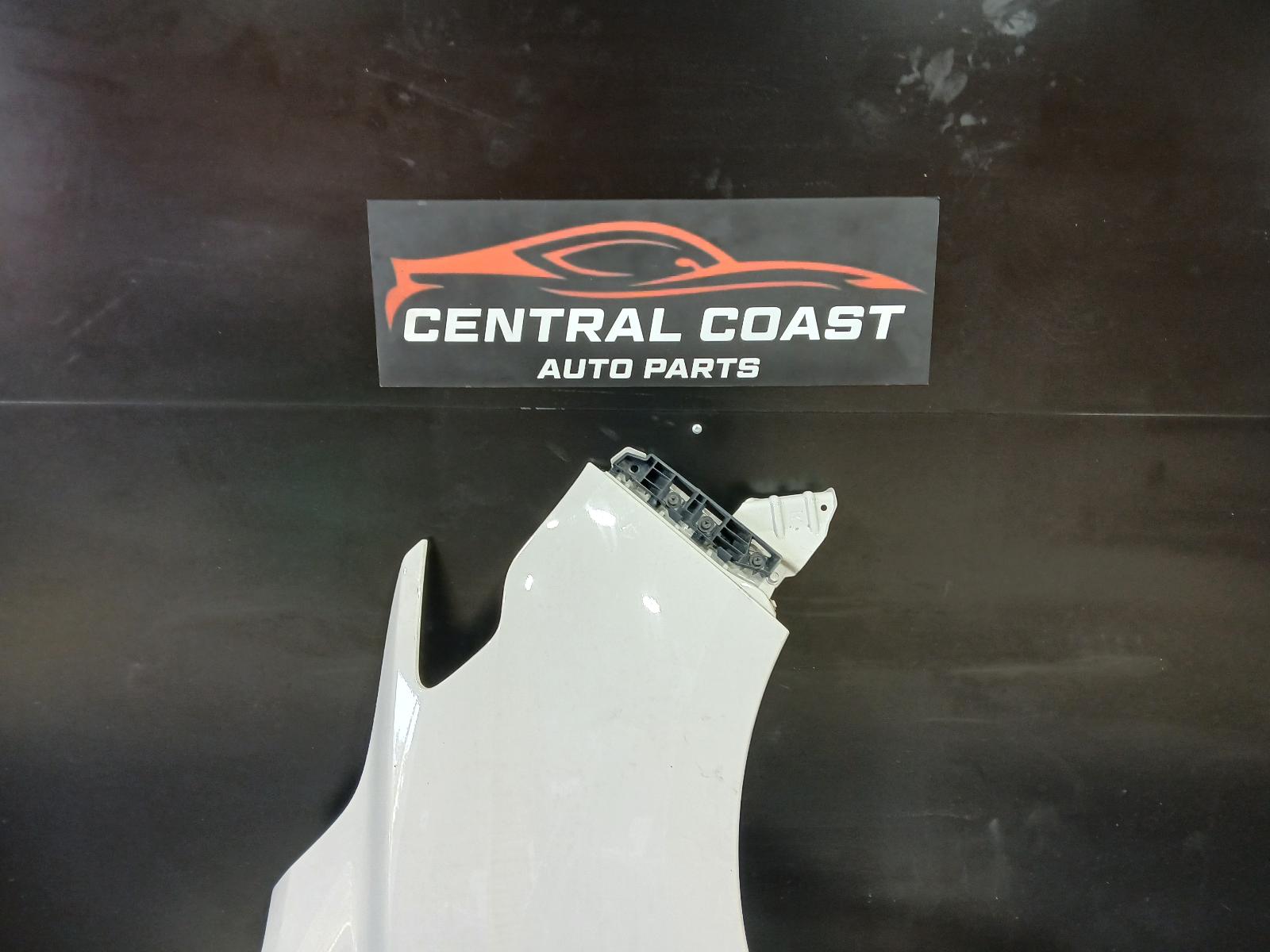 View Auto part Right Guard Hyundai Iload/imax 2021