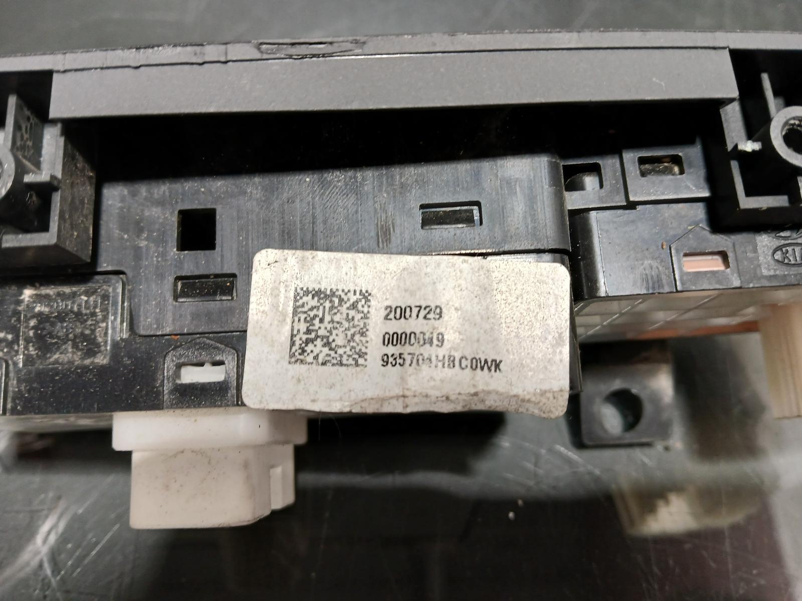 View Auto part Pwr Dr Wind Switch Hyundai Iload/imax 2021