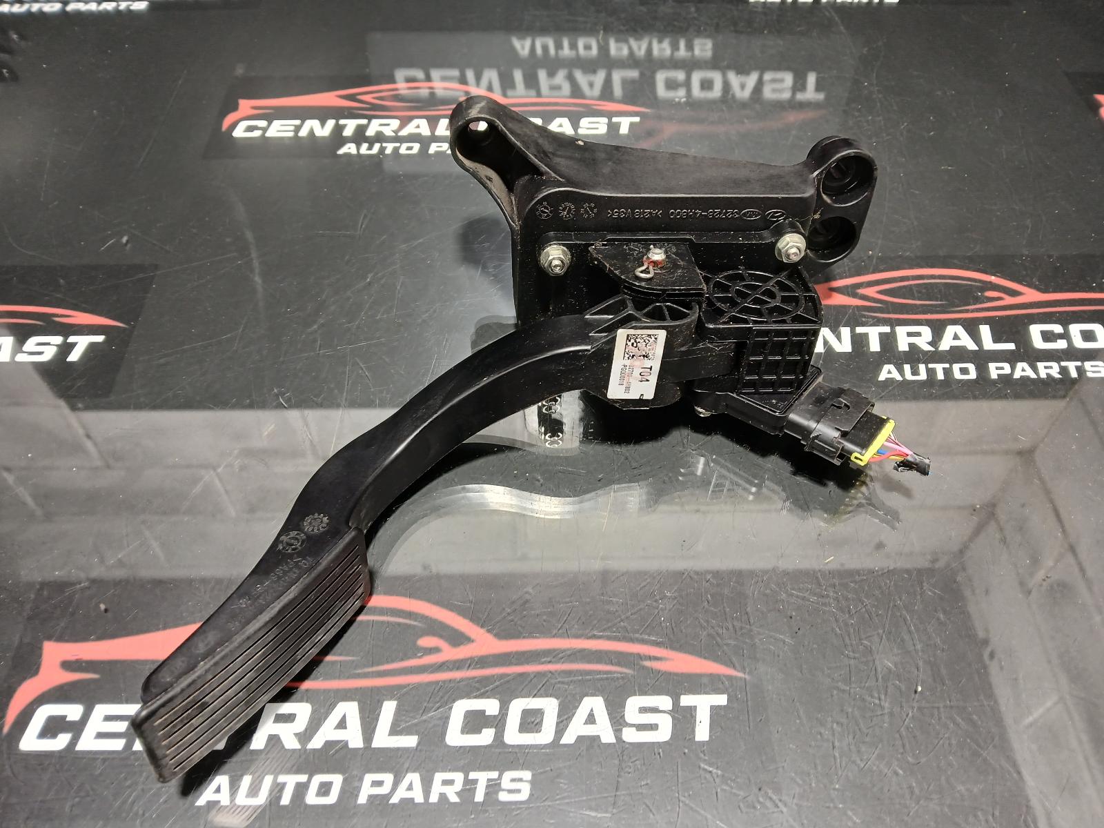 2021 Hyundai Iload/imax Pedal Assembly View Auto part Pedal Assembly Hyundai Iload/imax 2021