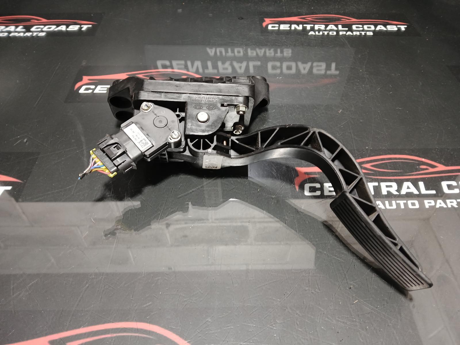 2021 Hyundai Iload/imax Pedal Assembly View Auto part Pedal Assembly Hyundai Iload/imax 2021