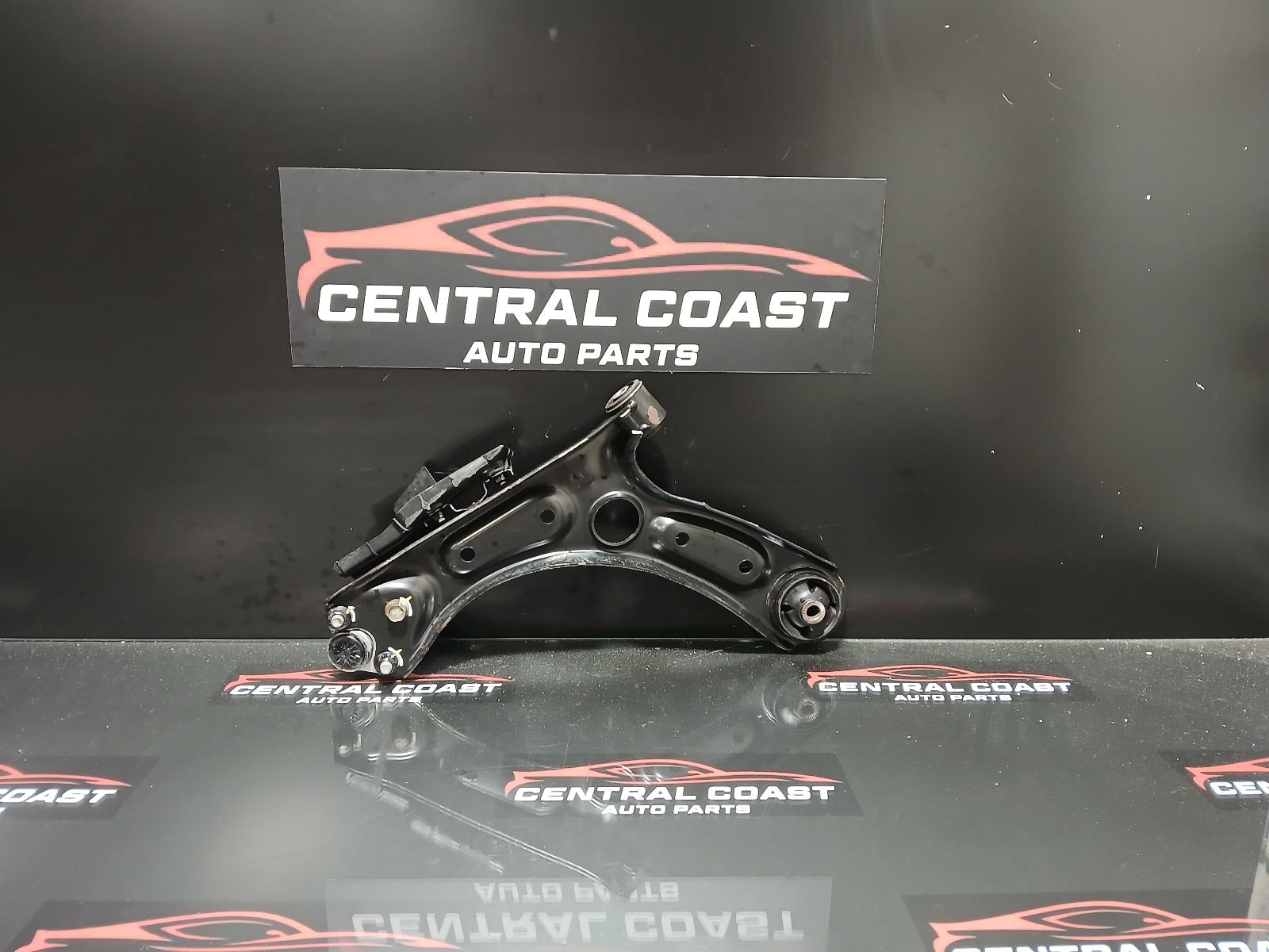 View Auto part Right Front Lower Control Arm Hyundai I30 2023