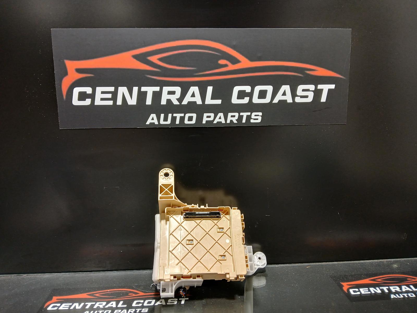 View Auto part Fuse Box Toyota Rav4 2017