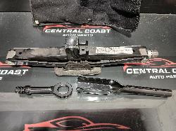 View Auto part Jack/Tool Kit Hyundai Iload/imax 2011