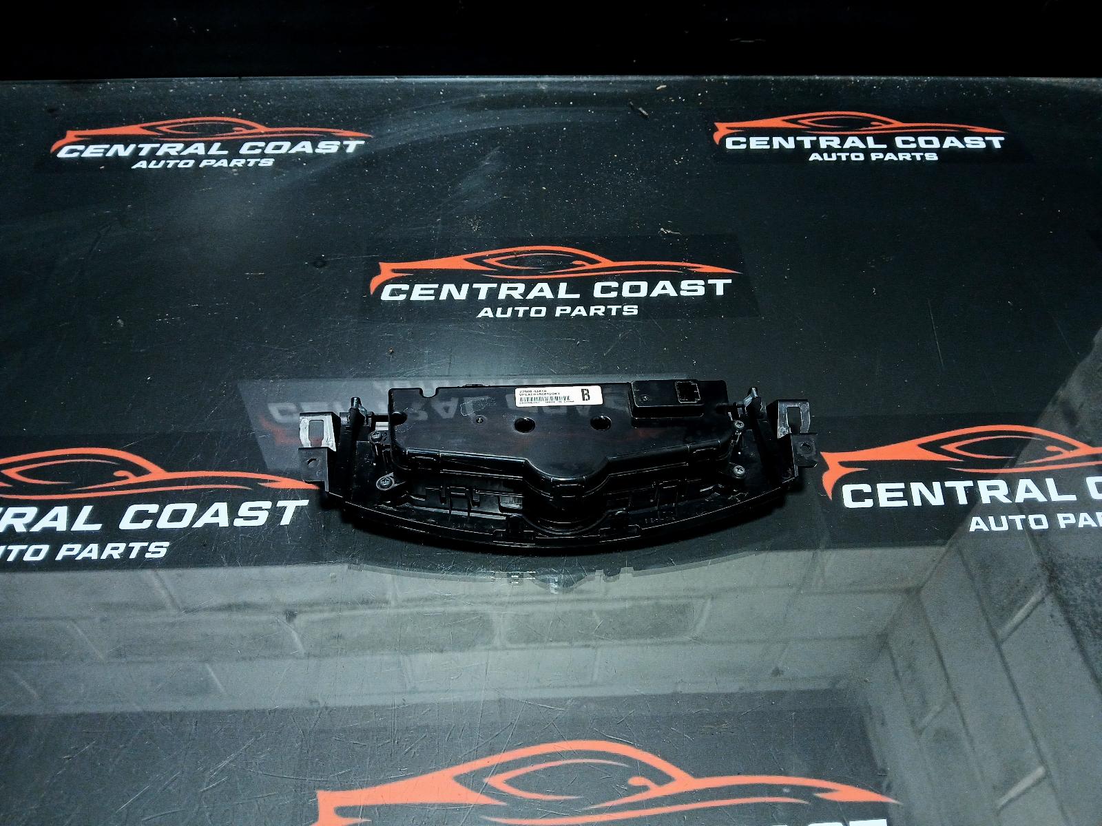 View Auto part Heater/Ac Controls Nissan Navara 2019