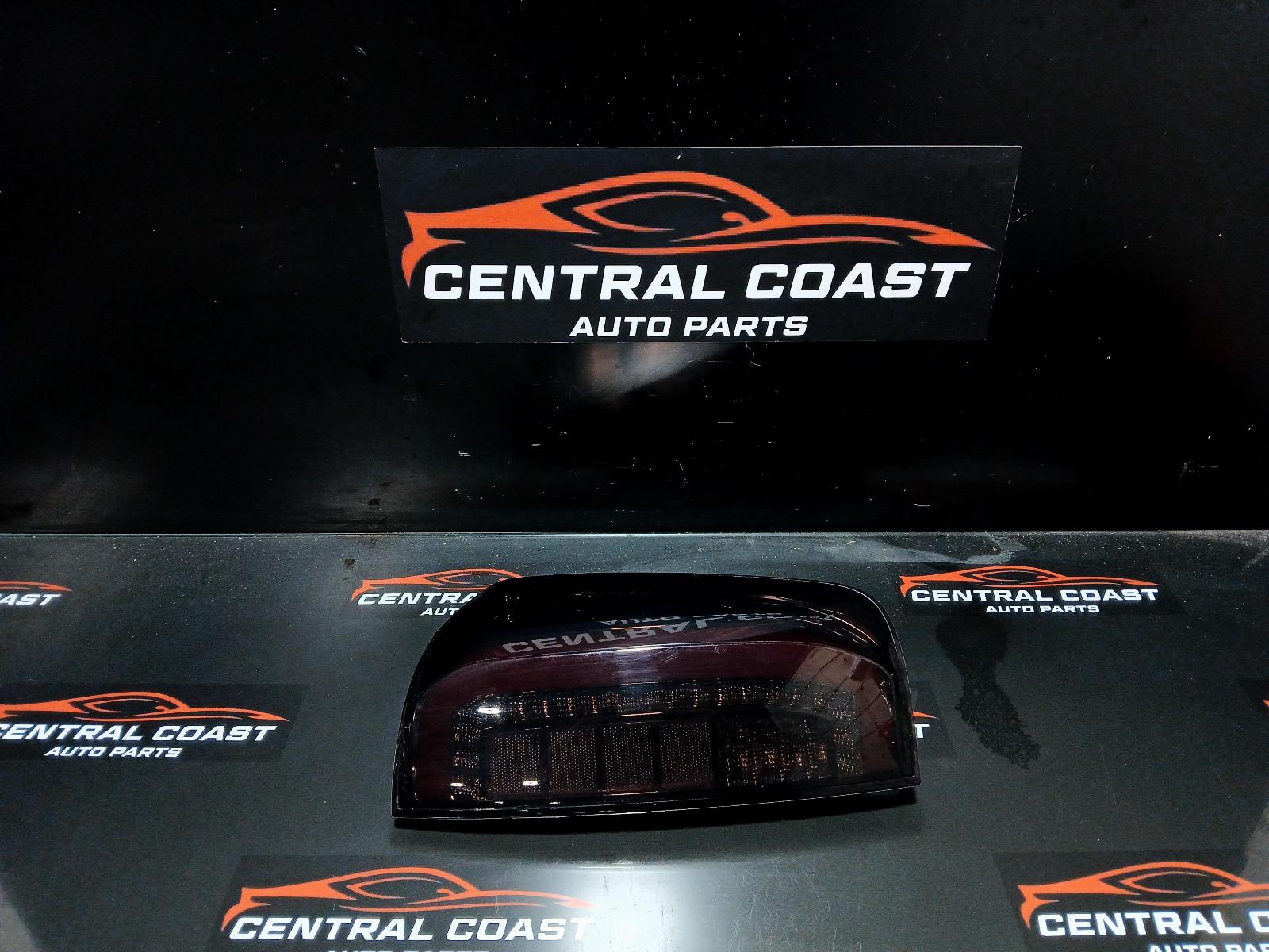 View Auto part Right Taillight Nissan Navara 2019