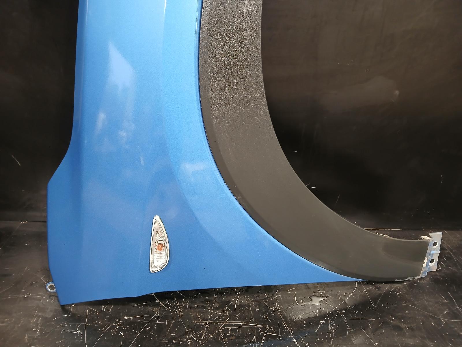 View Auto part Right Guard Hyundai Tucson 2016