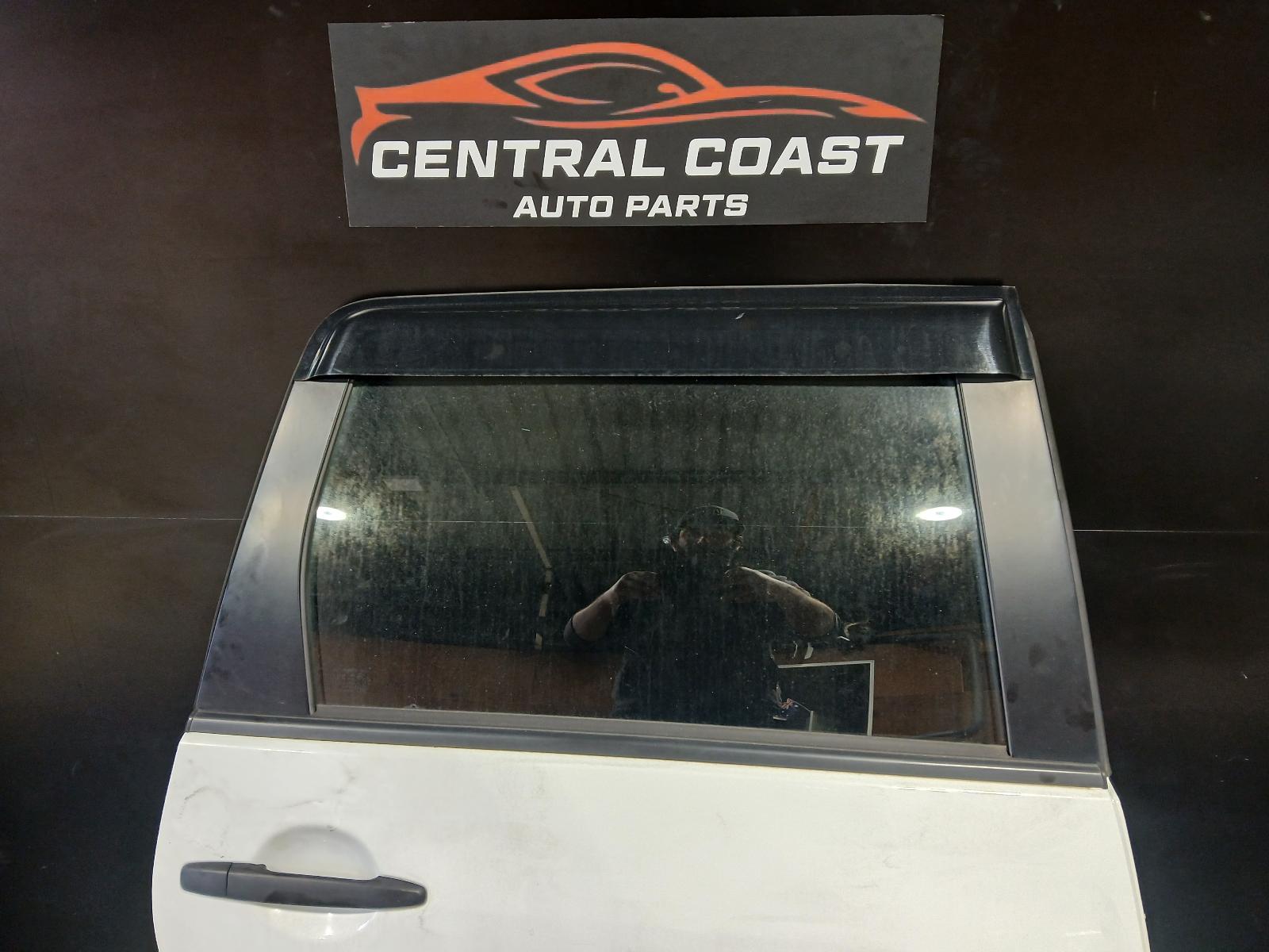 View Auto part Right Rear Door Sliding Mitsubishi Outlander 2010