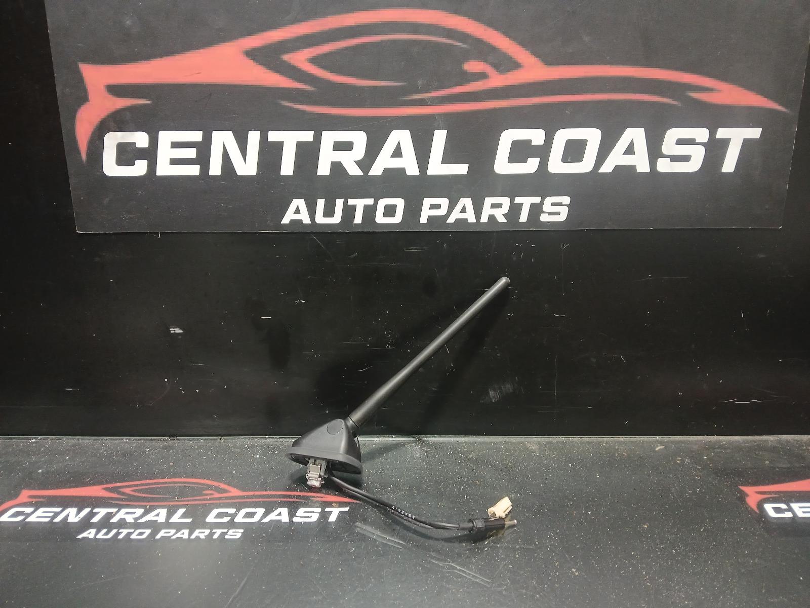 View Auto part Antenna Mitsubishi Outlander 2010