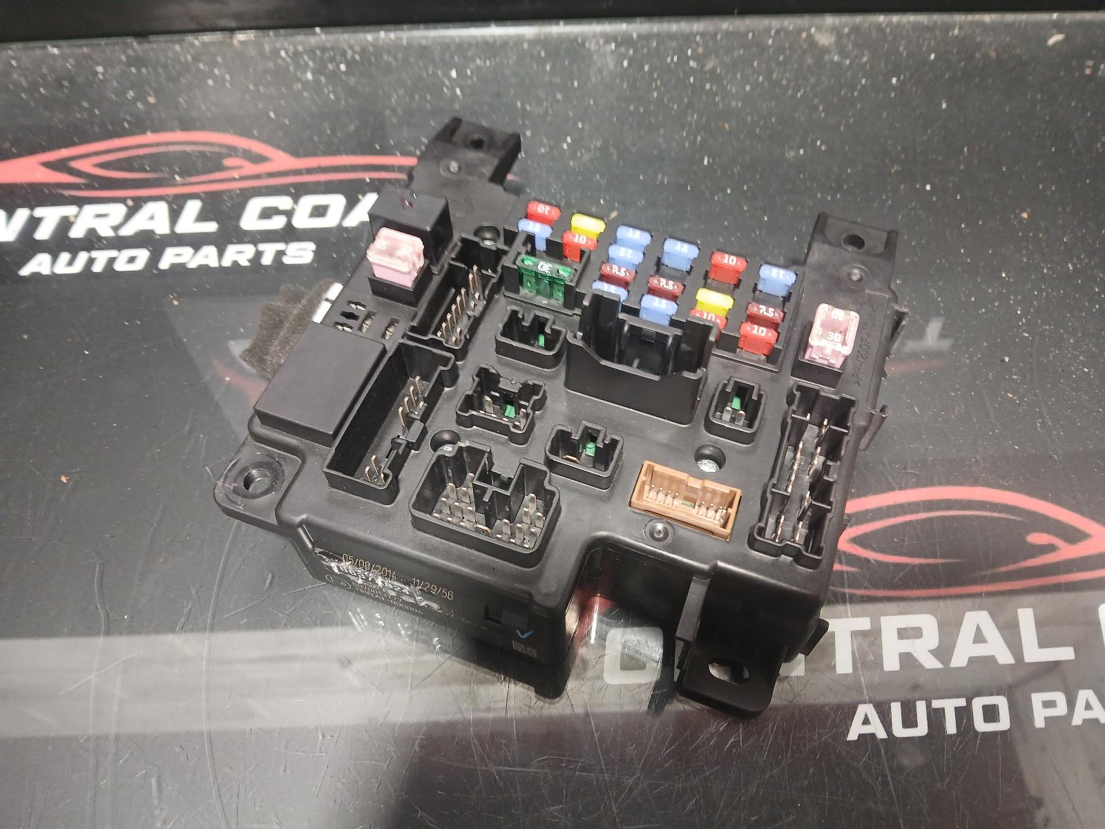 View Auto part Fuse Box Mitsubishi Outlander 2010
