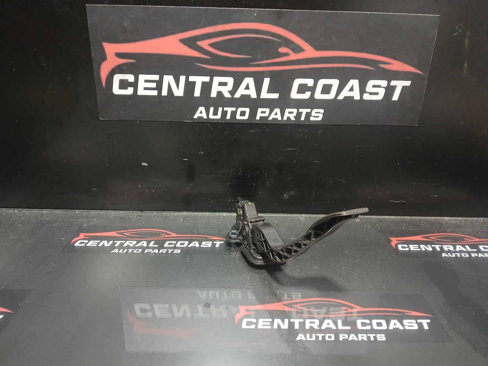 View Auto part Pedal Assembly Mitsubishi Outlander 2010