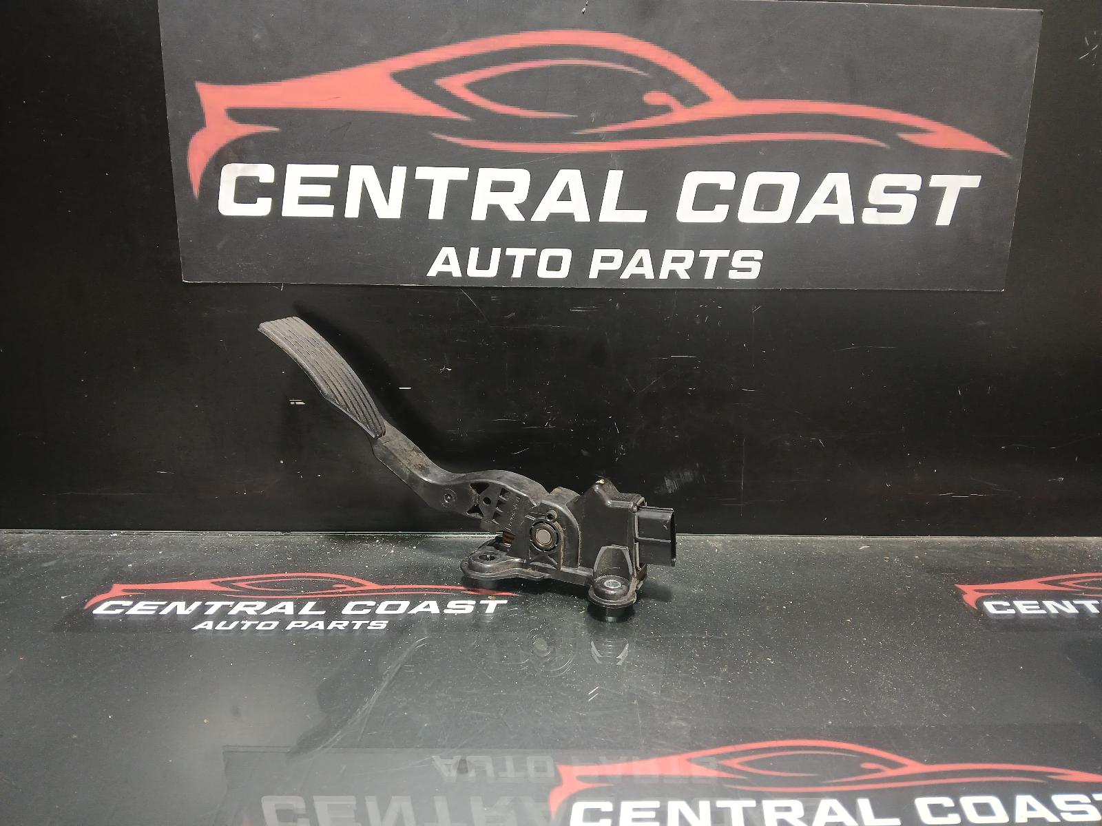 View Auto part Pedal Assembly Mitsubishi Outlander 2010
