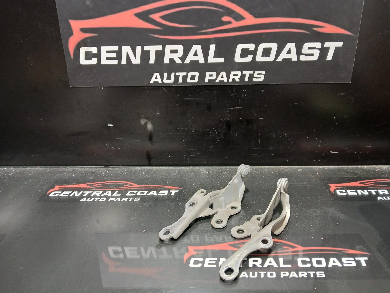 1999 Lexus Is200/is300 Bonnet Hinge/Strut View Auto part Bonnet Hinge/Strut Lexus Is200/is300 1999