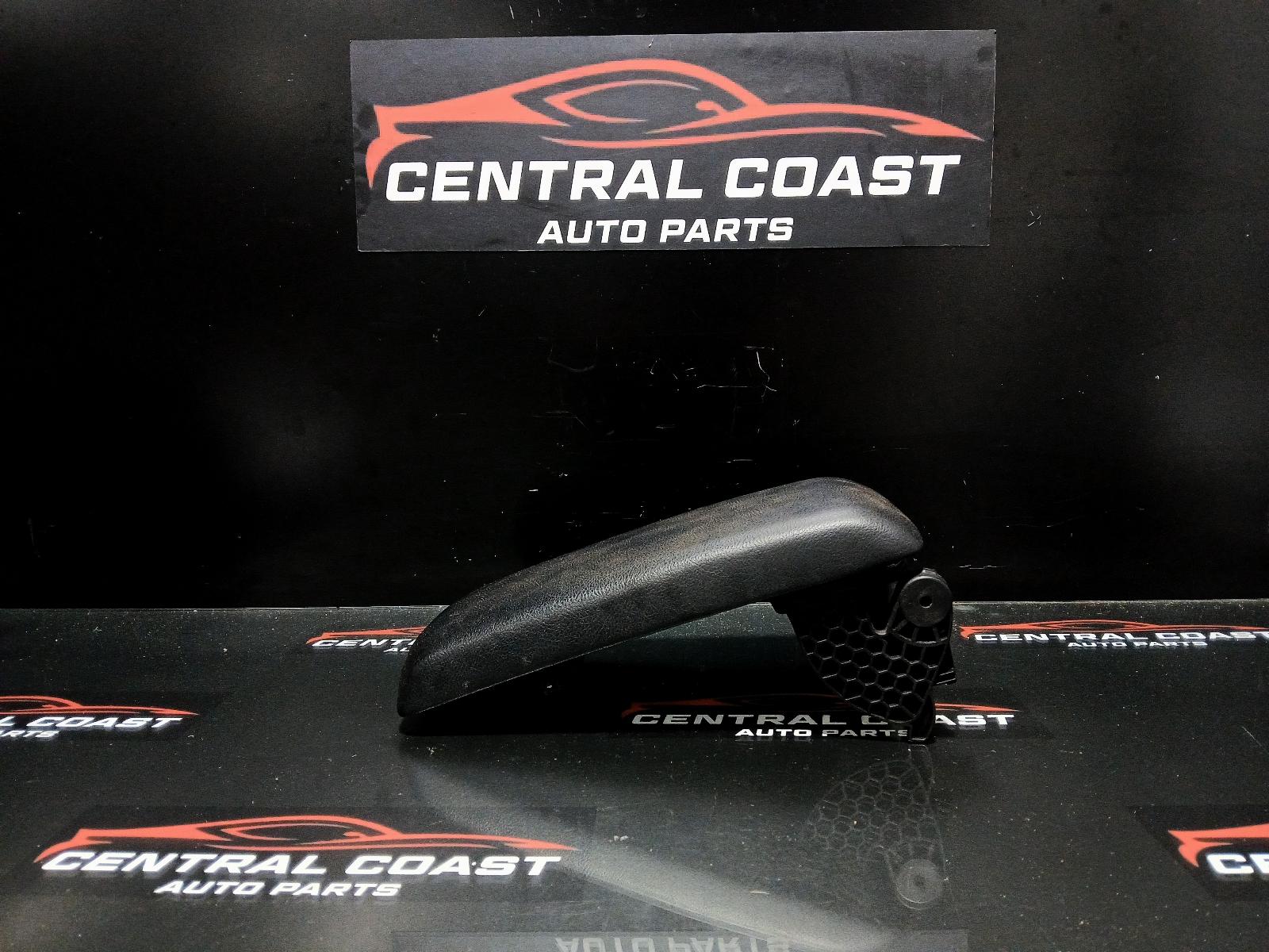 2016 Toyota Camry Console View Auto part Console Toyota Camry 2016