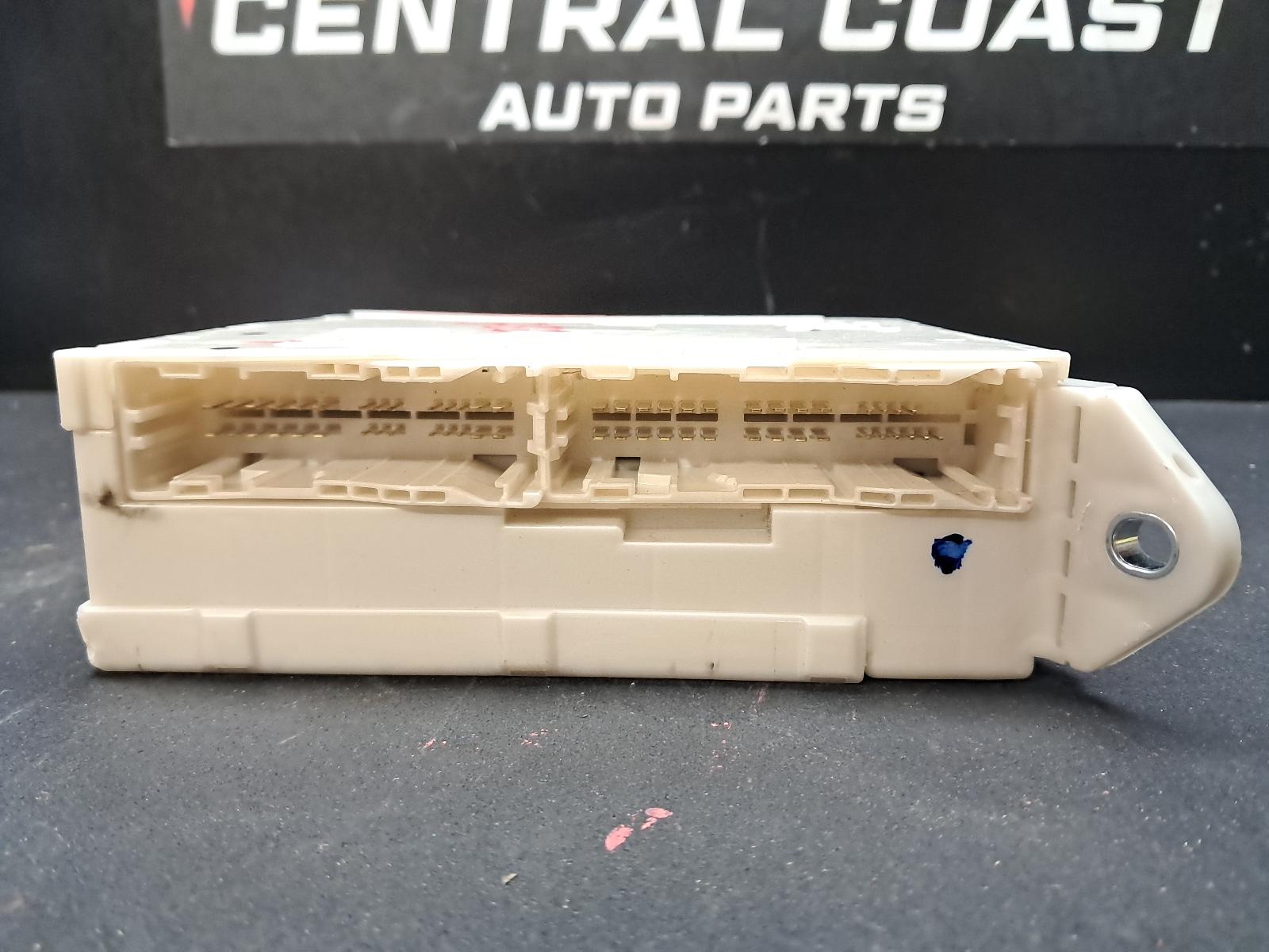 View Auto part Fuse Box Toyota Tarago 2016