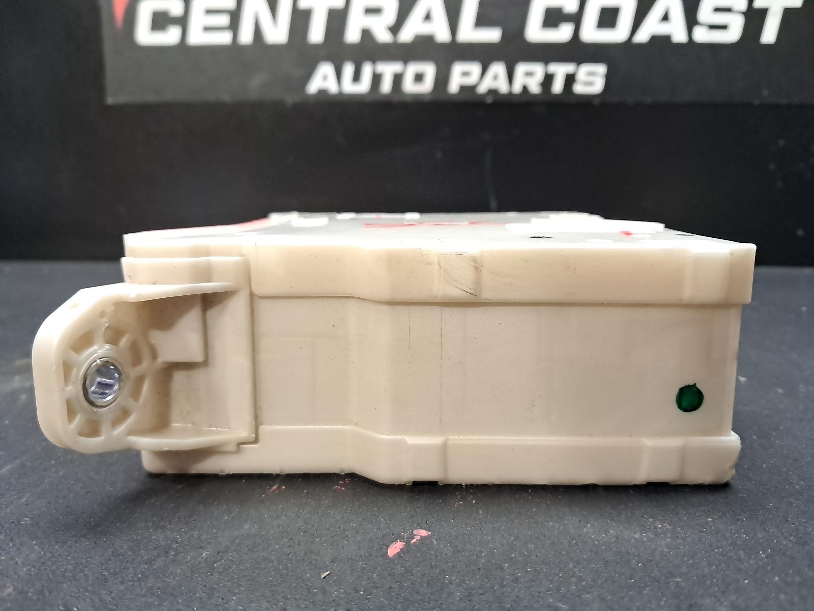 View Auto part Fuse Box Toyota Tarago 2016