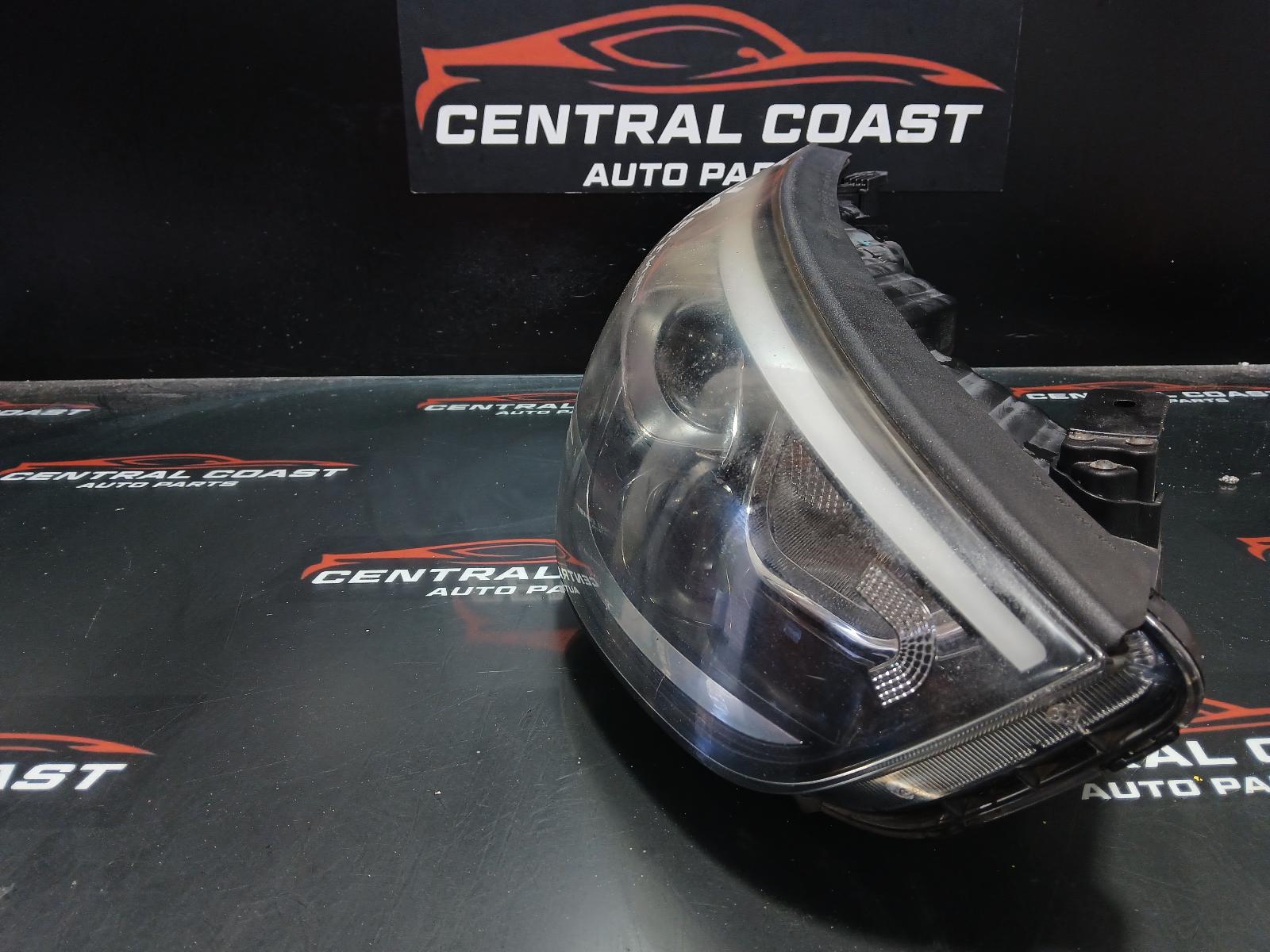 View Auto part Right Headlamp Hyundai Ix35 2014