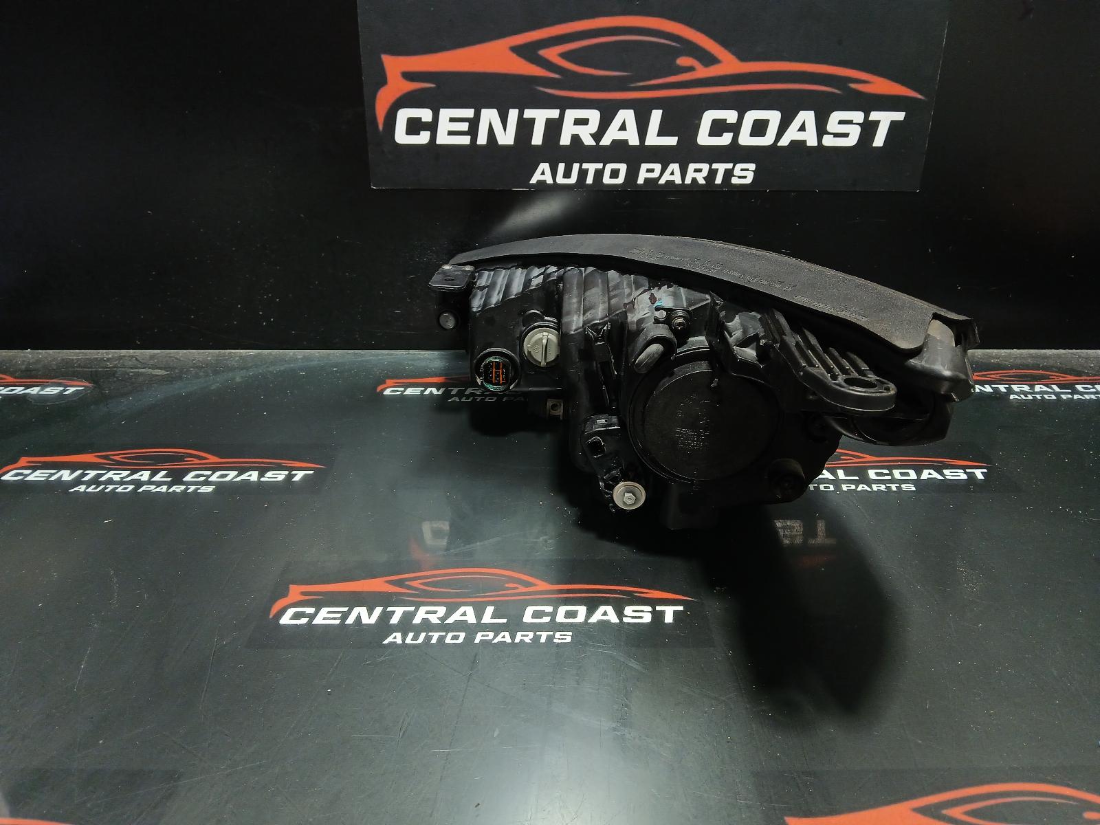 View Auto part Right Headlamp Hyundai Ix35 2014