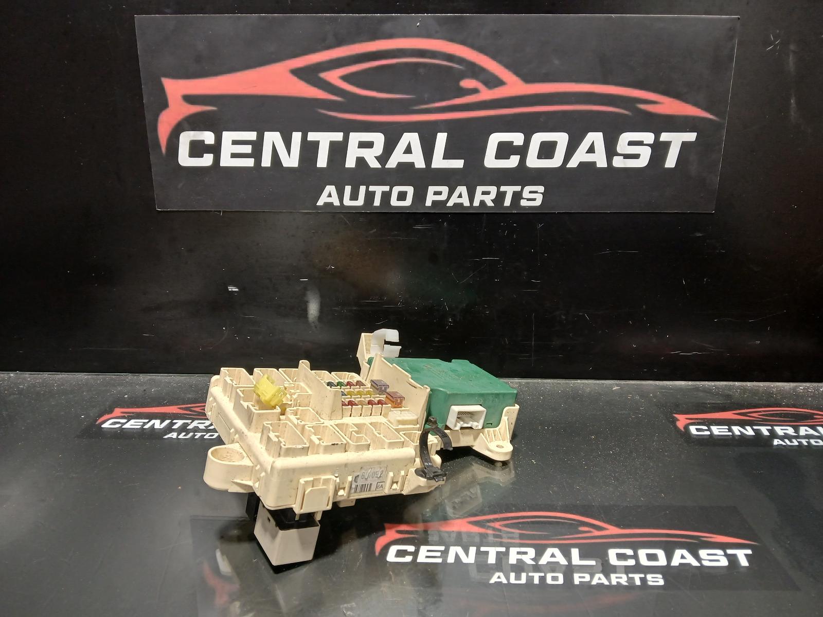 View Auto part Fuse Box Lexus Is200/is300 1999