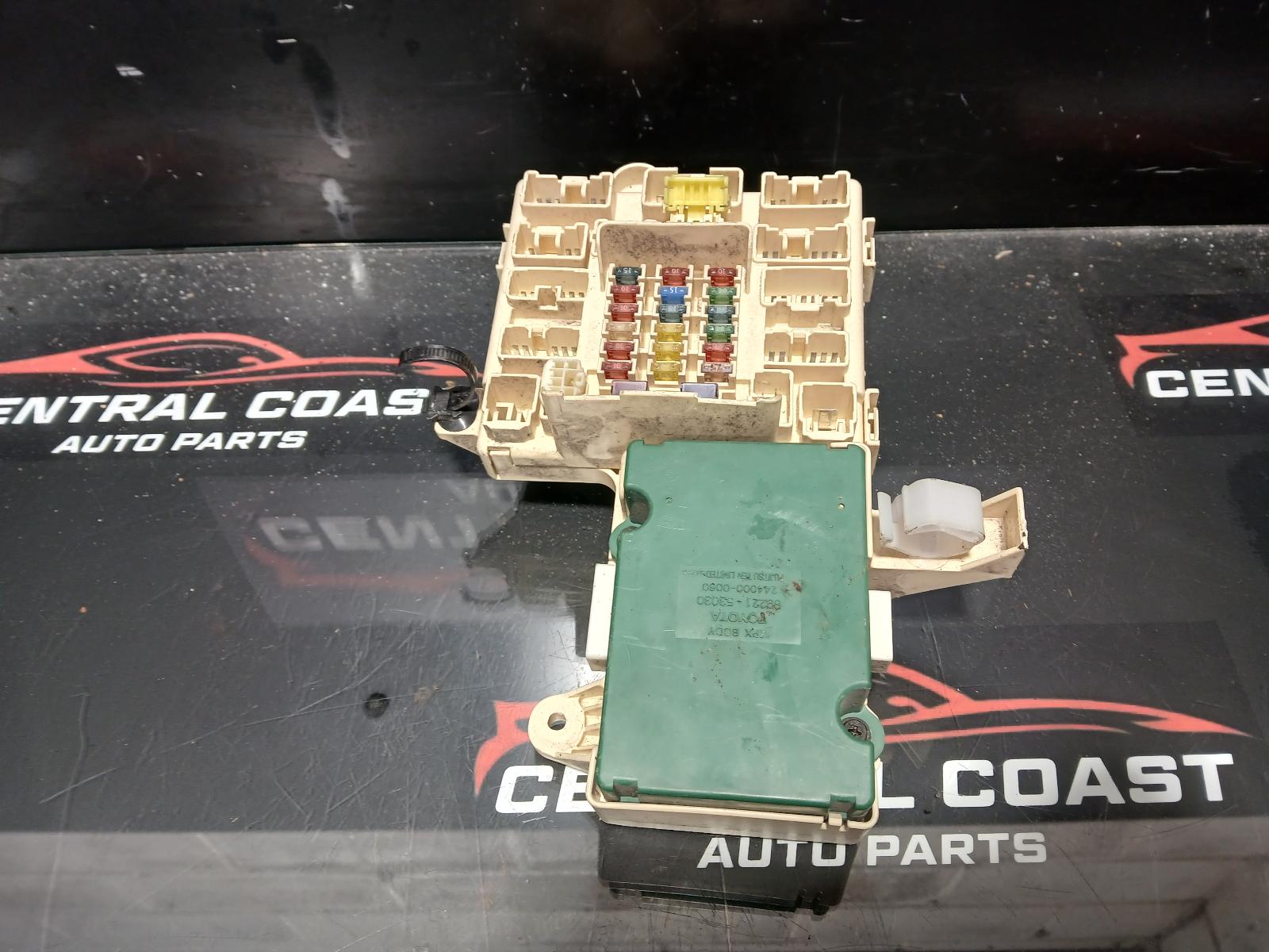 View Auto part Fuse Box Lexus Is200/is300 1999