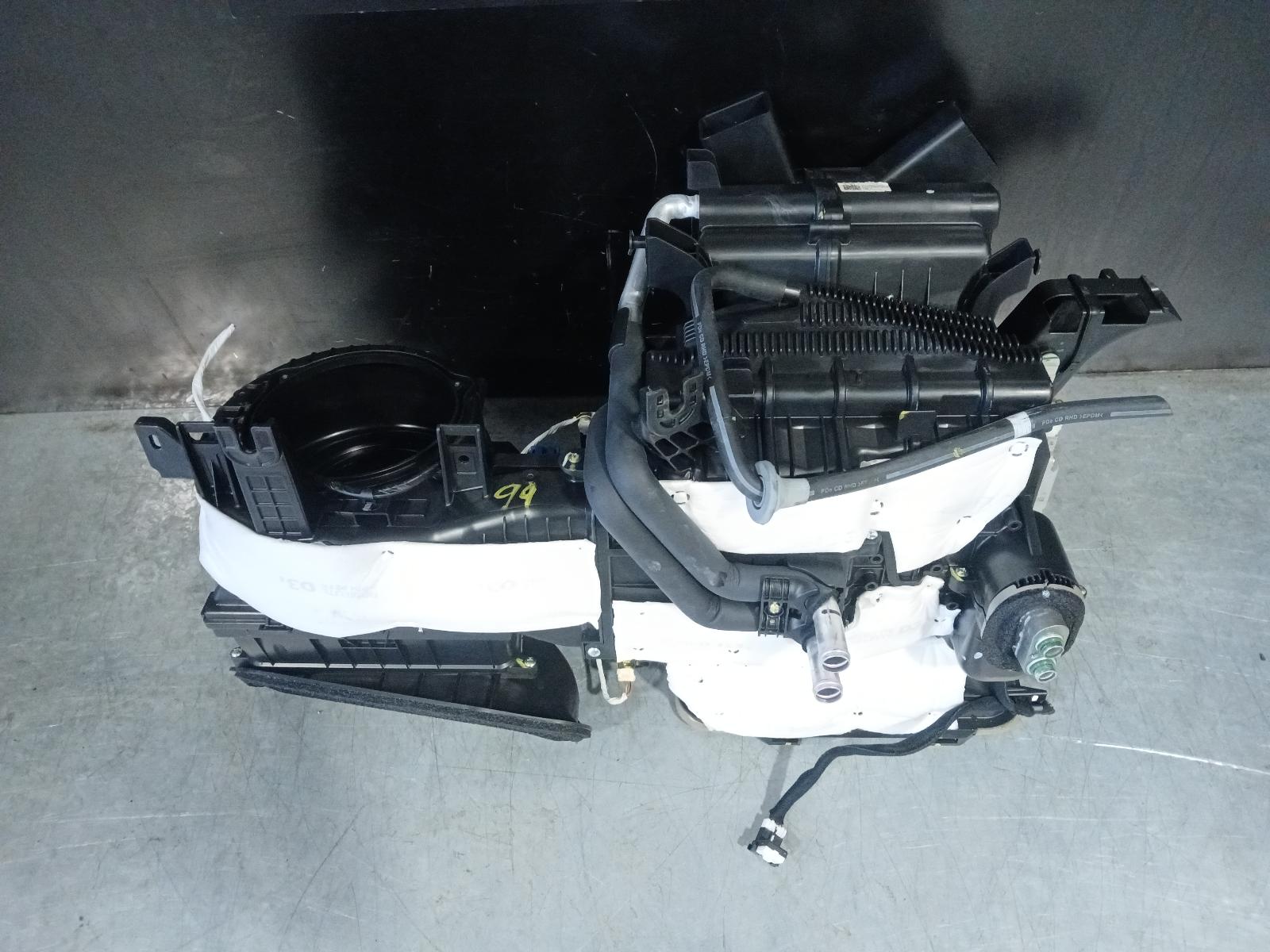 View Auto part Heater Core/Box Hyundai I30 2023