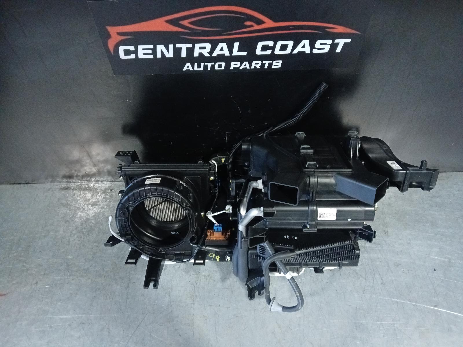 View Auto part Heater Core/Box Hyundai I30 2023